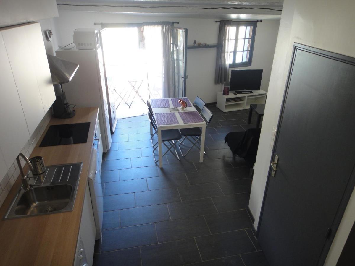 Le Petit Balcon De Cassis Lägenhet Exteriör bild