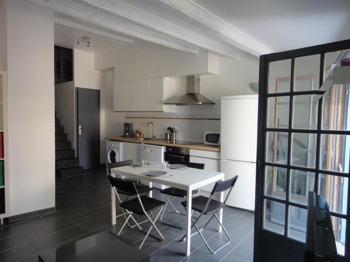 Le Petit Balcon De Cassis Lägenhet Exteriör bild
