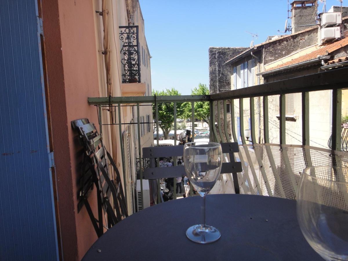 Le Petit Balcon De Cassis Lägenhet Exteriör bild